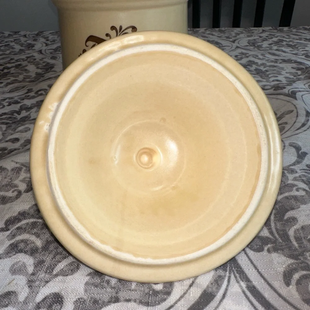 Vintage & Discontinued Pfaltzgraff Village Tea Canister - Picture 2 of 9